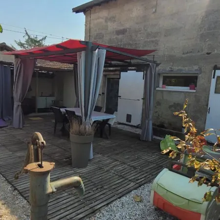 Spacieuse Maison En Pierre Vakantiehuis
