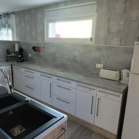 Spacieuse Maison En Pierre Vakantiehuis Saint-Denis-de-Pile