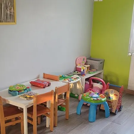 Vakantiehuis Spacieuse Maison En Pierre *