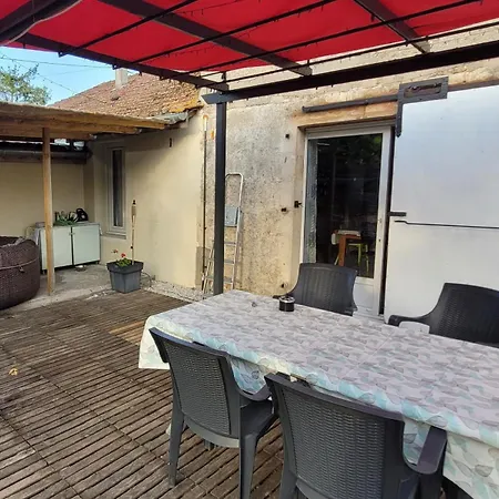 Spacieuse Maison En Pierre Vakantiehuis Saint-Denis-de-Pile