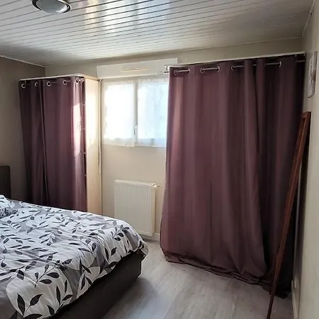 Spacieuse Maison En Pierre Saint-Denis-de-Pile